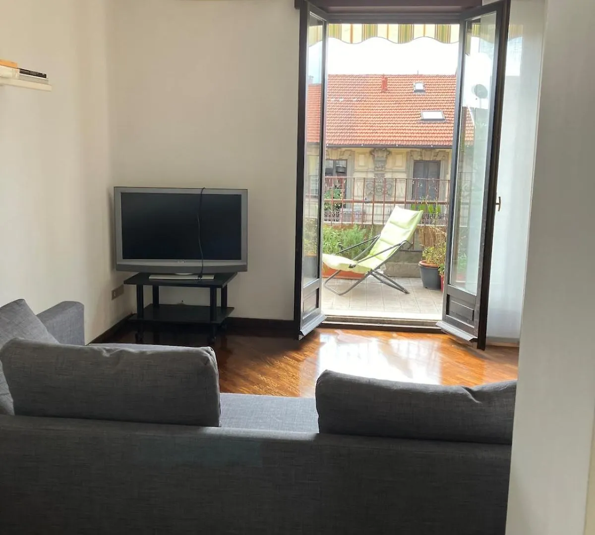 Three Rooms And A Large Terrace Milan 0*,  Italie